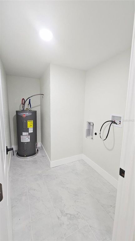 Image 13 of property listing at 8419 N OLA AVENUE, Tampa, FL 33604