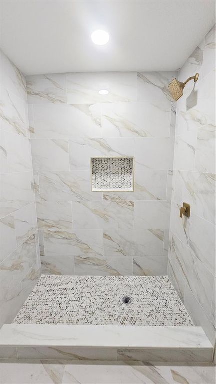 Image 15 of property listing at 8419 N OLA AVENUE, Tampa, FL 33604