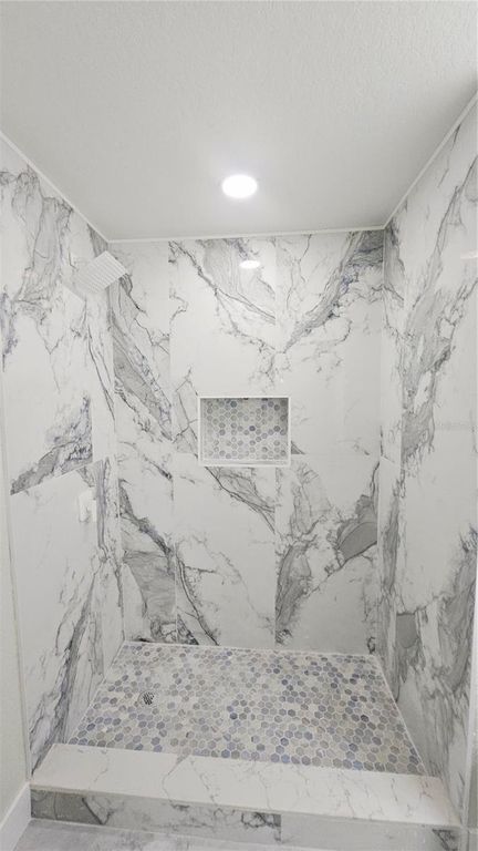 Image 18 of property listing at 8419 N OLA AVENUE, Tampa, FL 33604