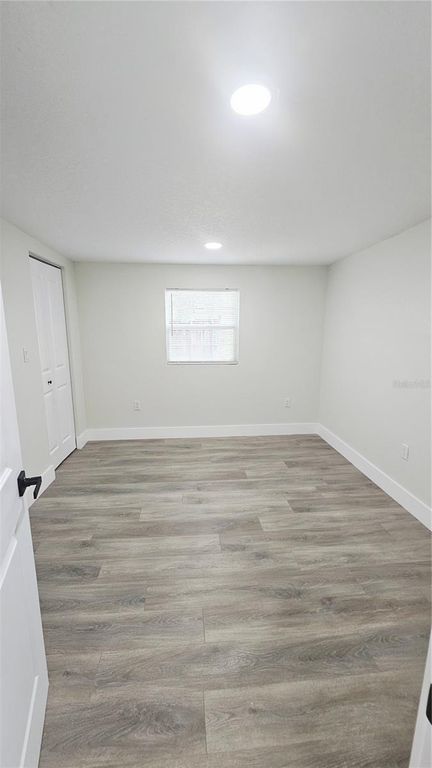 Image 10 of property listing at 8419 N OLA AVENUE, Tampa, FL 33604