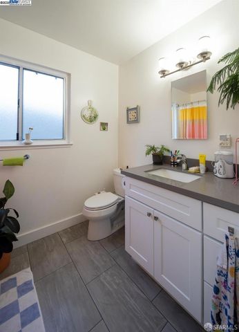 537 Pacific Avenue, Alameda, CA 94501