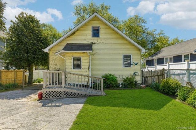 135 Winding Street, Huntington Station, NY 11746