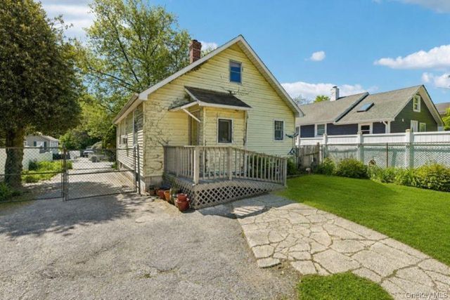 135 Winding Street, Huntington Station, NY 11746