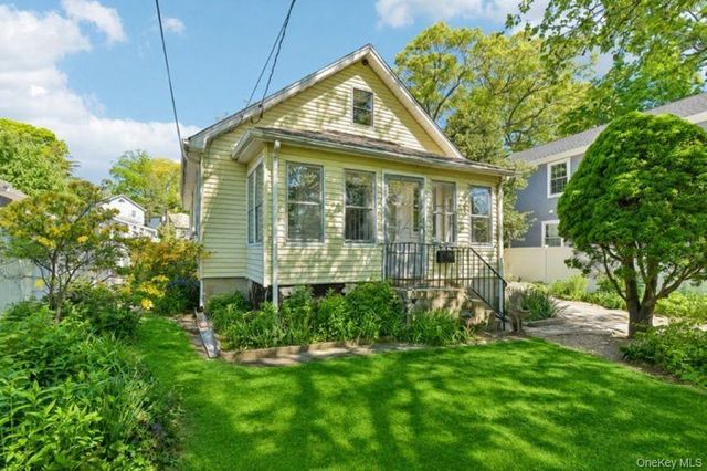 135 Winding Street, Huntington Station, NY 11746