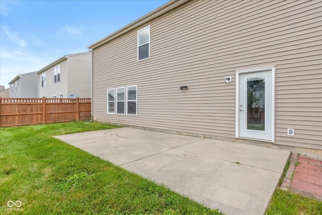 2372 Cedarmill Drive, Franklin, IN 46131