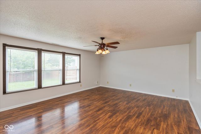 2372 Cedarmill Drive, Franklin, IN 46131