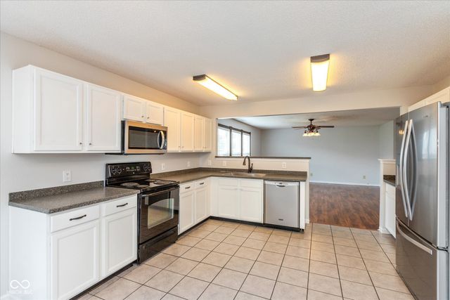 2372 Cedarmill Drive, Franklin, IN 46131