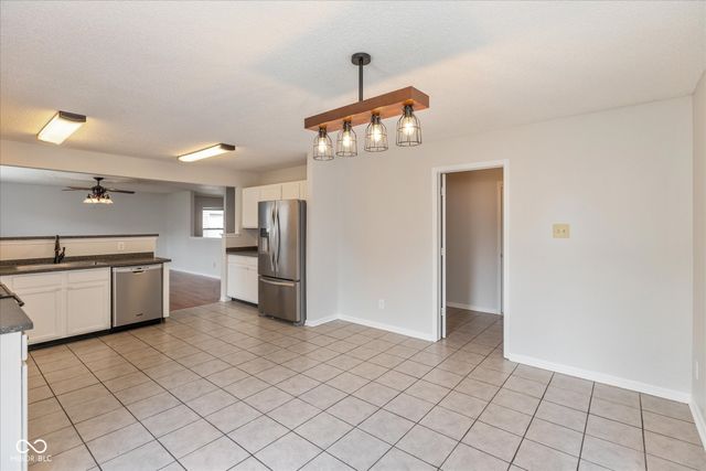 2372 Cedarmill Drive, Franklin, IN 46131