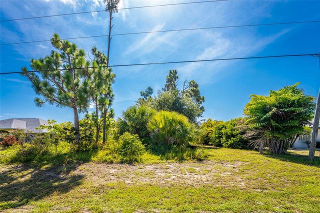 225 FAIRWAY ROAD, Rotonda West, FL 33947