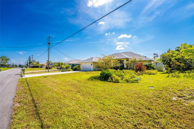 225 FAIRWAY ROAD, Rotonda West, FL 33947