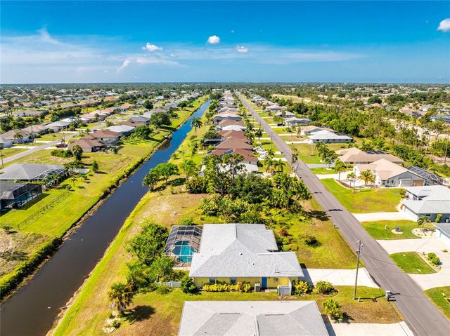 225 FAIRWAY ROAD, Rotonda West, FL 33947