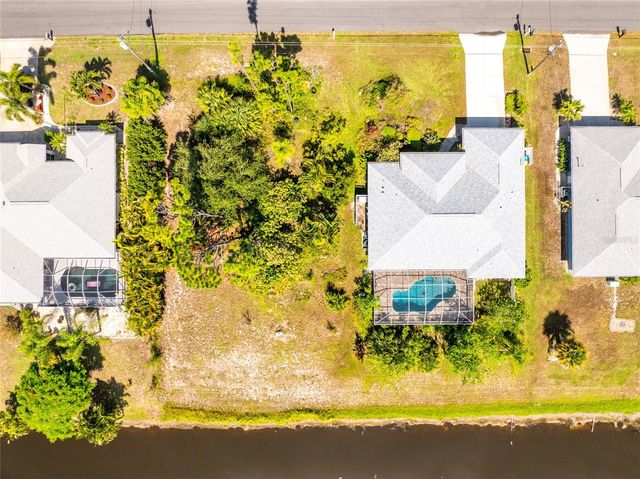 225 FAIRWAY ROAD, Rotonda West, FL 33947