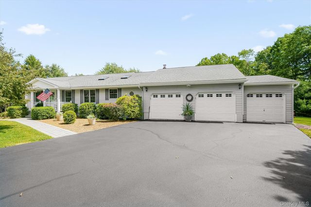 18 Maureen Lane, Middletown, NY 10940