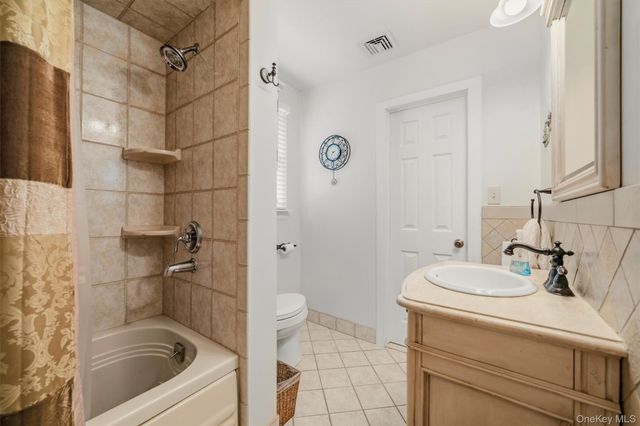 18 Maureen Lane, Middletown, NY 10940