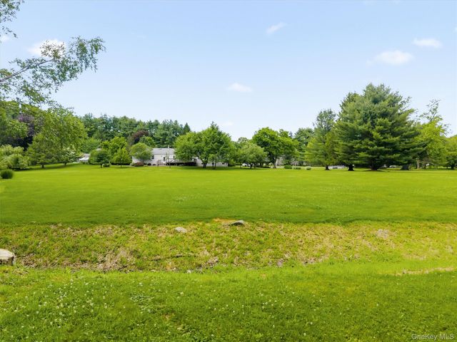 18 Maureen Lane, Middletown, NY 10940