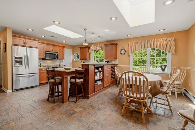 18 Maureen Lane, Middletown, NY 10940