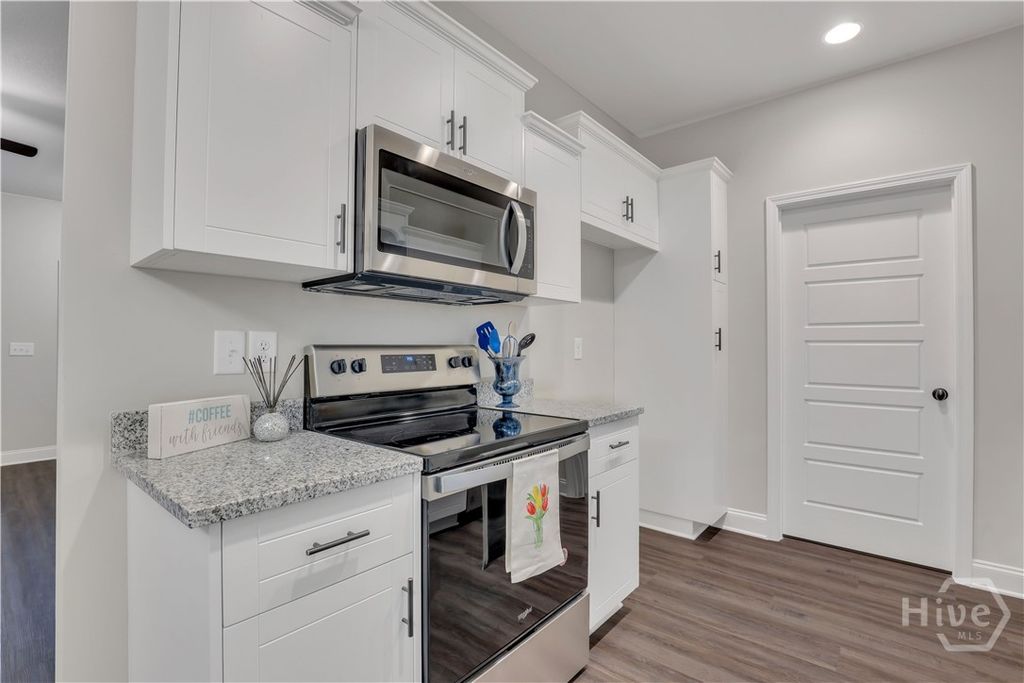 Image 14 of property listing at 122 Smithfield Drive B, Rincon, GA 31326