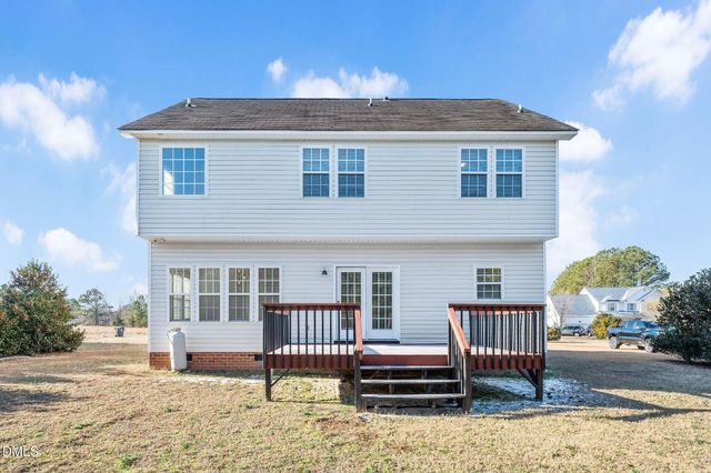 70 Meadow Hills Drive, Four Oaks, NC 27524