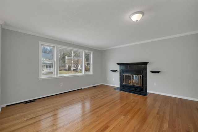 46 Brinton Drive, Nashua, NH 03064