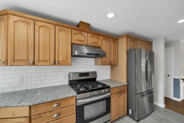 46 Brinton Drive, Nashua, NH 03064