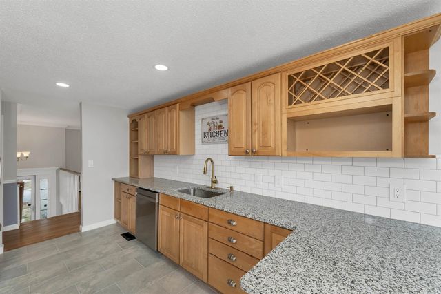 46 Brinton Drive, Nashua, NH 03064