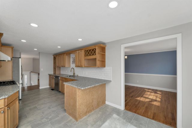 46 Brinton Drive, Nashua, NH 03064