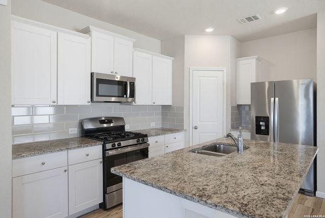 13138 Rosemary Cv, St Hedwig, TX 78152