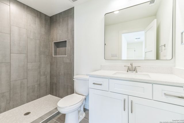 307 S Olive St, San Antonio, TX 78203