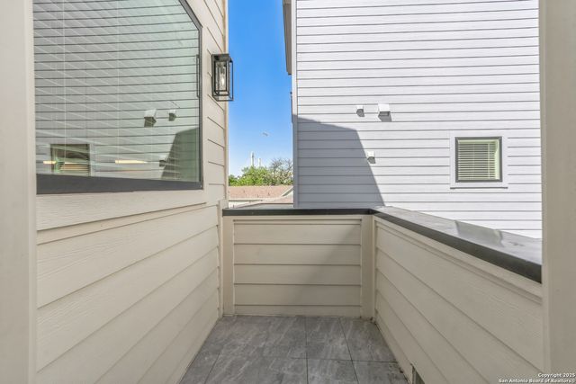 307 S Olive St, San Antonio, TX 78203