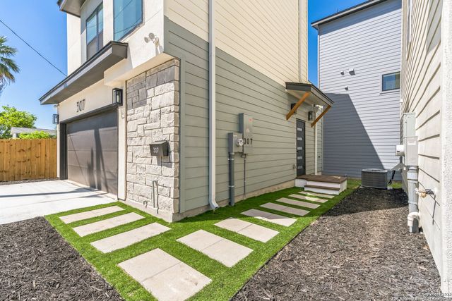 307 S Olive St, San Antonio, TX 78203