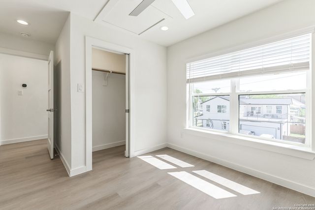 307 S Olive St, San Antonio, TX 78203