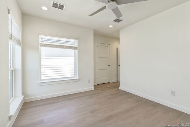 307 S Olive St, San Antonio, TX 78203