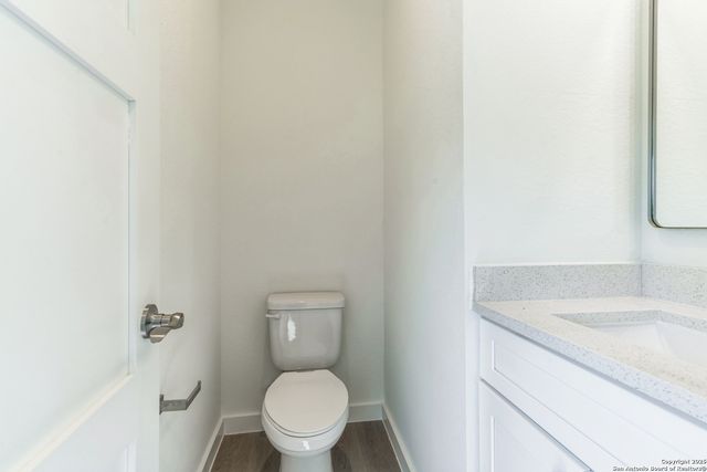 307 S Olive St, San Antonio, TX 78203