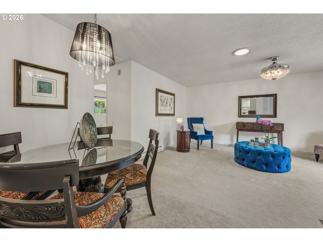 15100 Sw CROWN Dr 6, King City, OR 97224