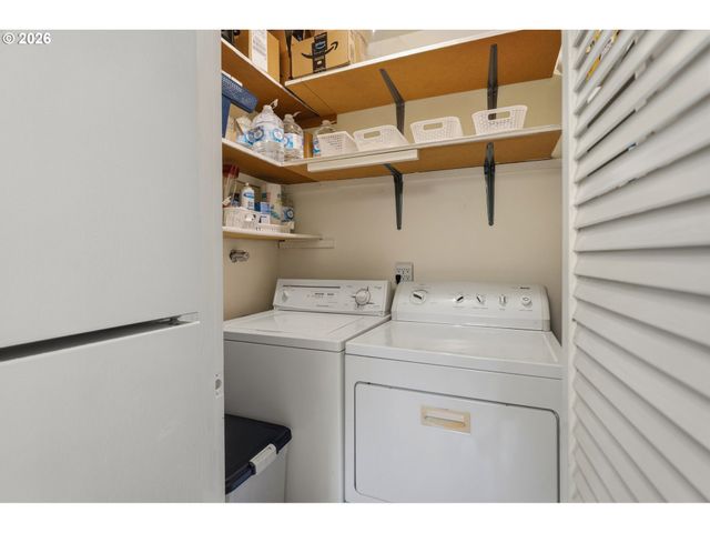15100 Sw CROWN Dr 6, King City, OR 97224