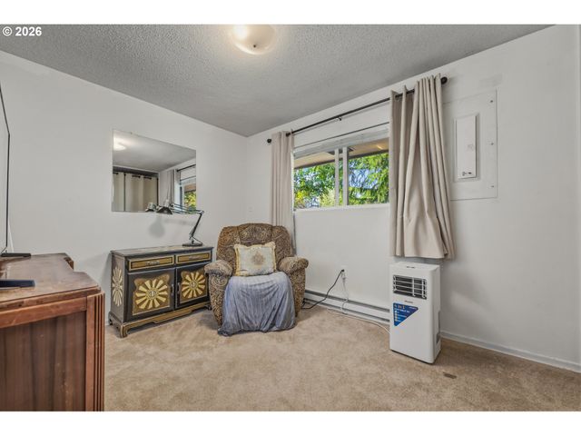 15100 Sw CROWN Dr 6, King City, OR 97224