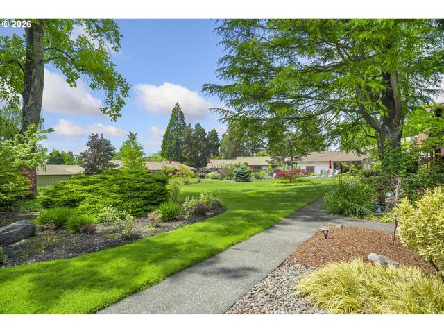 15100 Sw CROWN Dr 6, King City, OR 97224