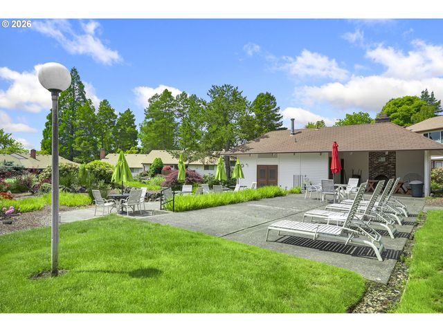 15100 Sw CROWN Dr 6, King City, OR 97224