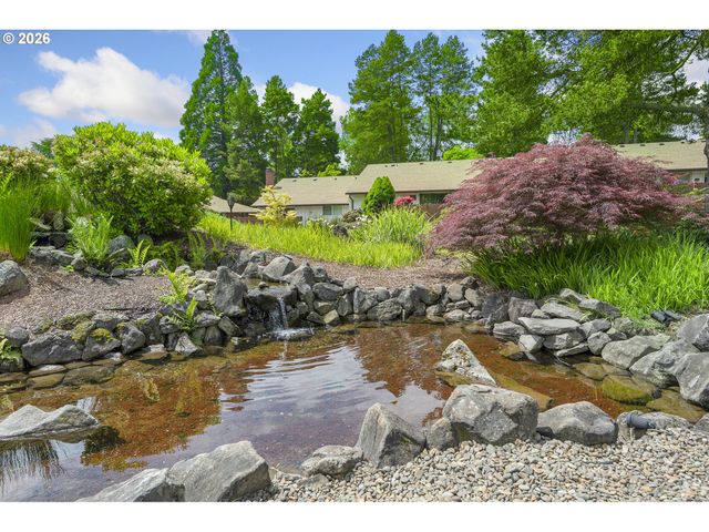 15100 Sw CROWN Dr 6, King City, OR 97224