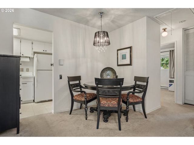 15100 Sw CROWN Dr 6, King City, OR 97224