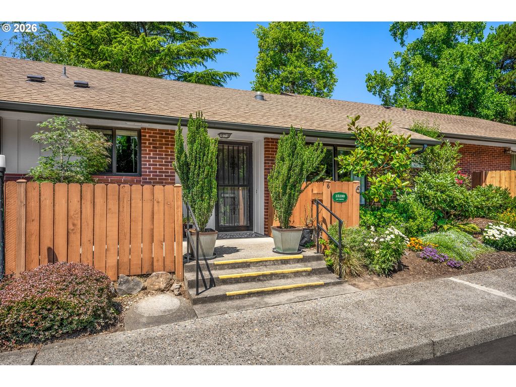 15100 Sw CROWN Dr 6, King City, OR 97224