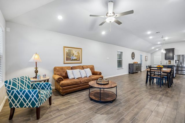 14061 Earlham Street, Pilot Point, TX 76258