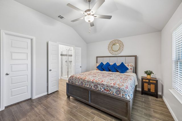 14061 Earlham Street, Pilot Point, TX 76258