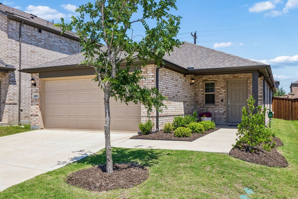 14061 Earlham Street, Pilot Point, TX 76258