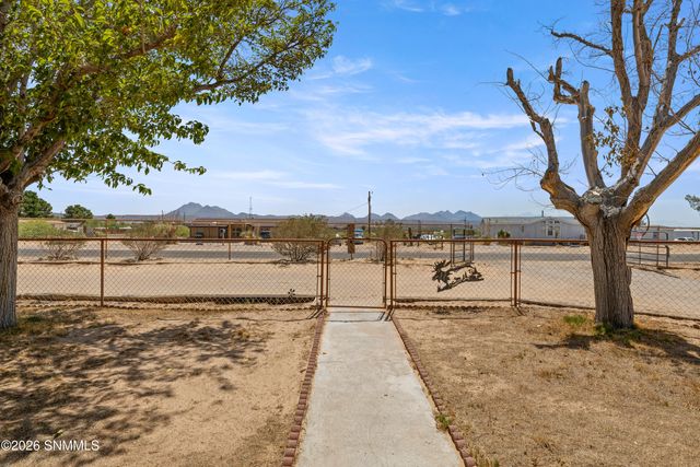 11982 Robledo Vista Road, Las Cruces, NM 88007