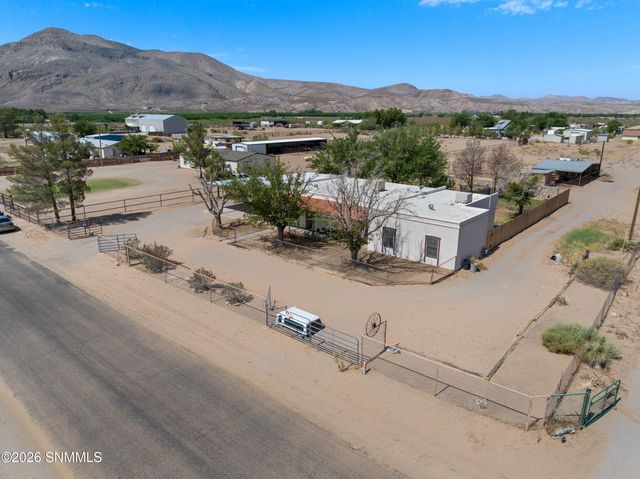 11982 Robledo Vista Road, Las Cruces, NM 88007