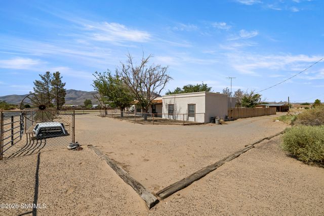 11982 Robledo Vista Road, Las Cruces, NM 88007