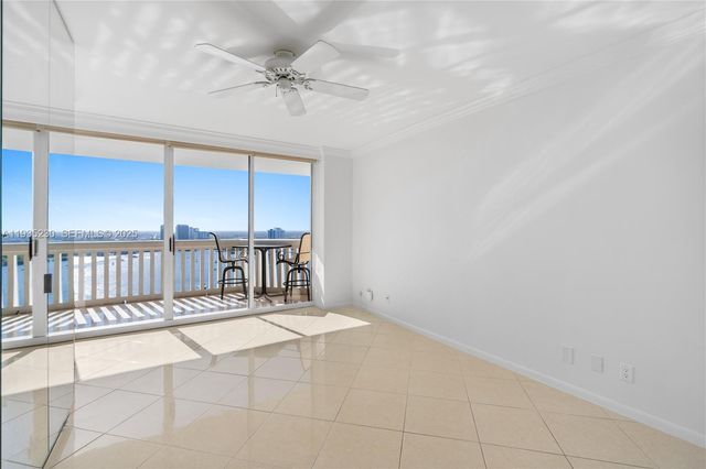 1000 W Island Blvd 3002, Aventura, FL 33160