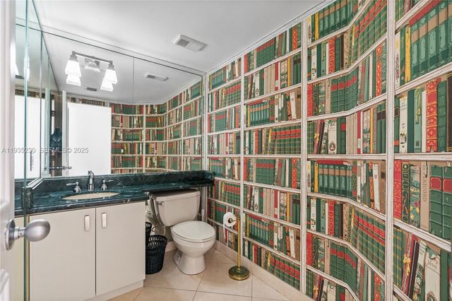 1000 W Island Blvd 3002, Aventura, FL 33160