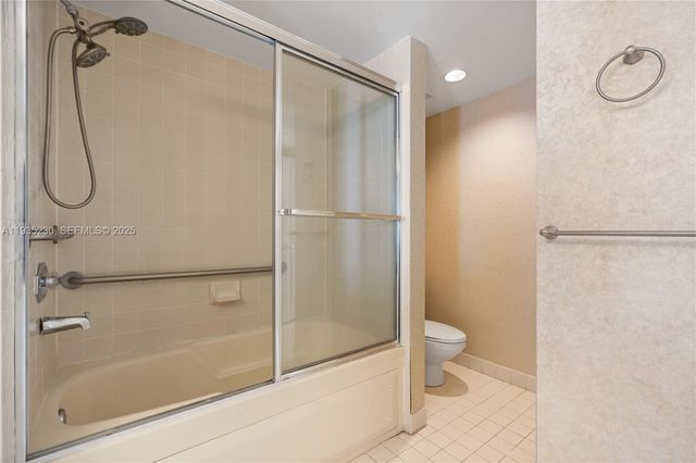 1000 W Island Blvd 3002, Aventura, FL 33160